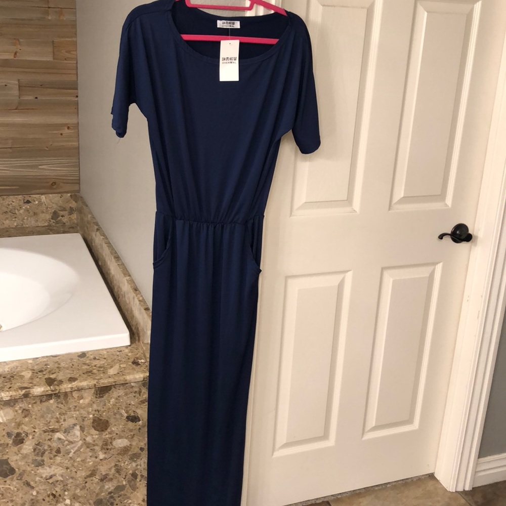 Brand new Navy Maxi with pockets